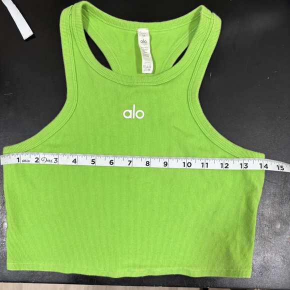 ALO Yoga Ribbed Vibrant Green Crop Top Racerback Size Med - Picture 3 of 7